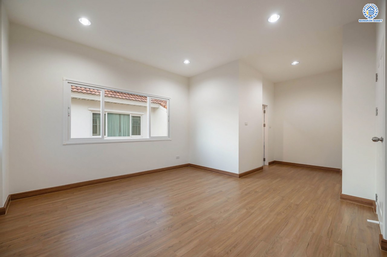 บ้านมือสองตกแต่งใหม่ โครงการ เพอร์เฟคเพลส ราชพฤกษ์ หลังมุม! รองรับทุกการใช้งาน บนเนื้อที่กว้างถึง 61.8 ตร.ว. พื้นที่ใช้สอย 198 ตร.ม. พร้อมฟังก์ชัน 3 ห้องนอน 3 ห้องน้ำ จอดรถได้ 2 คัน บ้านคุณภาพดี บนทำเลติดถนนราชพฤกษ์ เชื่อมต่อถนนรัตนาธิเบศร์ ใกล้รถไฟฟ้าสายสีม่วง “สถานีบางรักน้อยท่าอิฐ” จุดขึ้นทางด่วน "กาญจนาภิเษก" และเซ็นทรัลรัตนาธิเบศร์